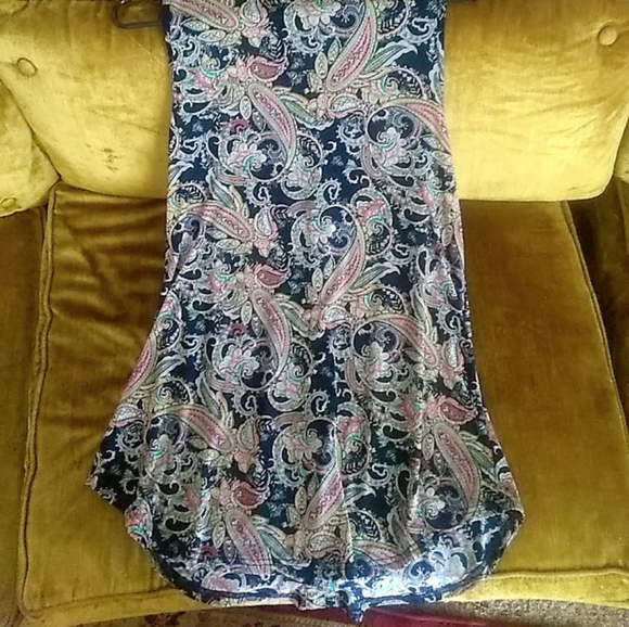 Sleeveless Sheer Paisley Print Blouse - Picture 4 of 5